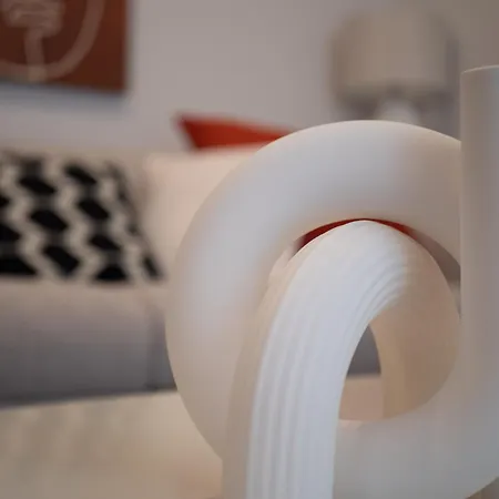 Appartement Design Su 2 Piani Via Della Spiga Milaan