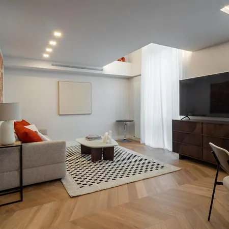 Design Su 2 Piani Via Della Spiga Appartement Milaan